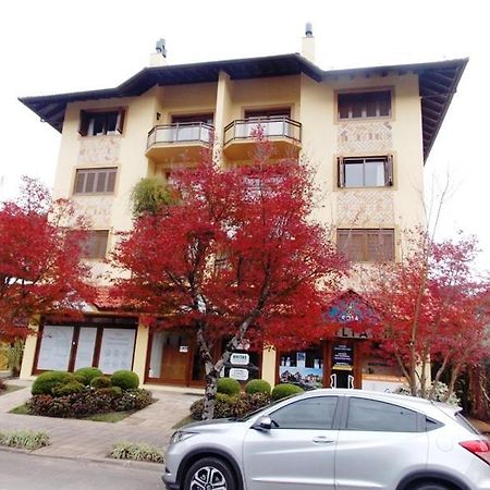 Appartamento Apartamento Ensolarado No Centro De Gramado Esterno foto