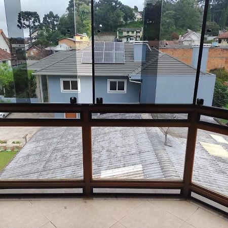 Appartamento Apartamento Ensolarado No Centro De Gramado Esterno foto