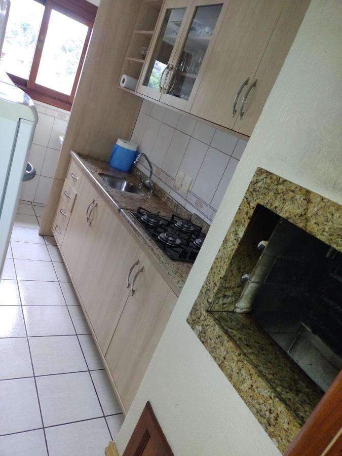 Appartamento Apartamento Ensolarado No Centro De Gramado Esterno foto