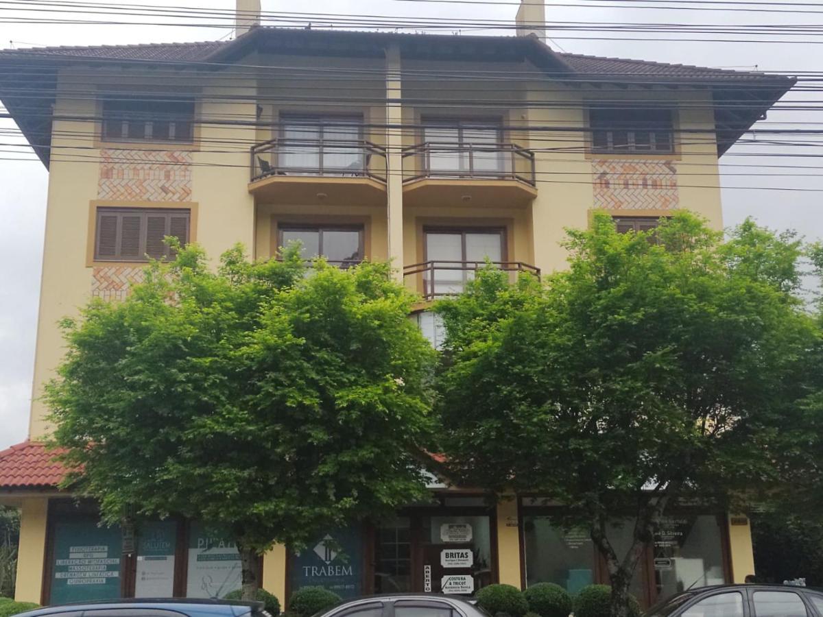 Appartamento Apartamento Ensolarado No Centro De Gramado Esterno foto