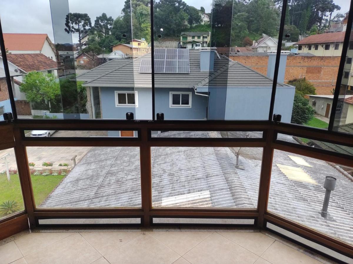 Appartamento Apartamento Ensolarado No Centro De Gramado Esterno foto